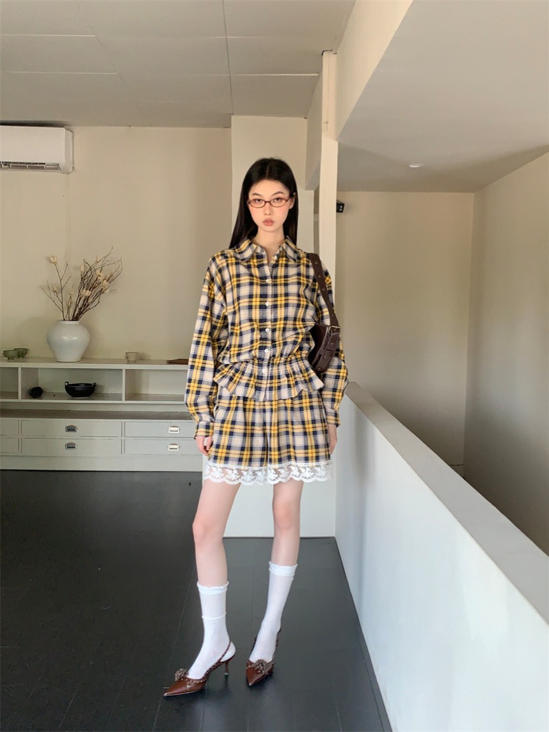 Women's Low Waist Plaid Shirt with Lace Trim Shorts Set - Image 3