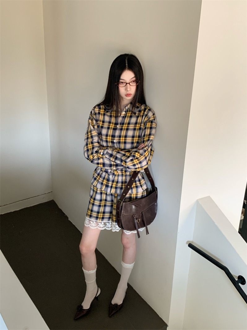 Women's Low Waist Plaid Shirt with Lace Trim Shorts Set - Image 2