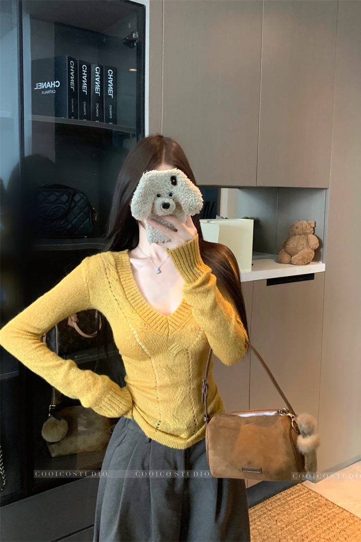 Women's Slim Fit Sequin Knit Top Pullover Base Layer - Image 5