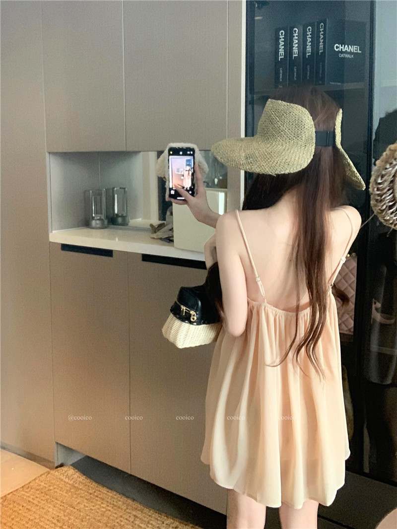 Korean Style Soft V-Neck Camisole Top Slimming Drapey Summer 2026 - Image 4
