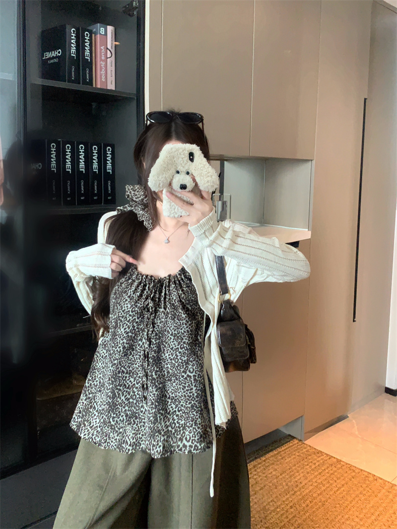 2026 Early Autumn Korean Style Loose Two-Piece Leopard Cami and Knit Cardigan Set - Image 2