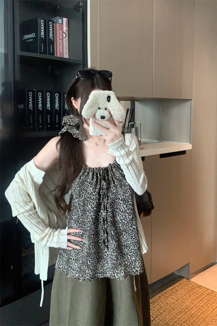 2026 Early Autumn Korean Style Loose Two-Piece Leopard Cami and Knit Cardigan Set - Image 5