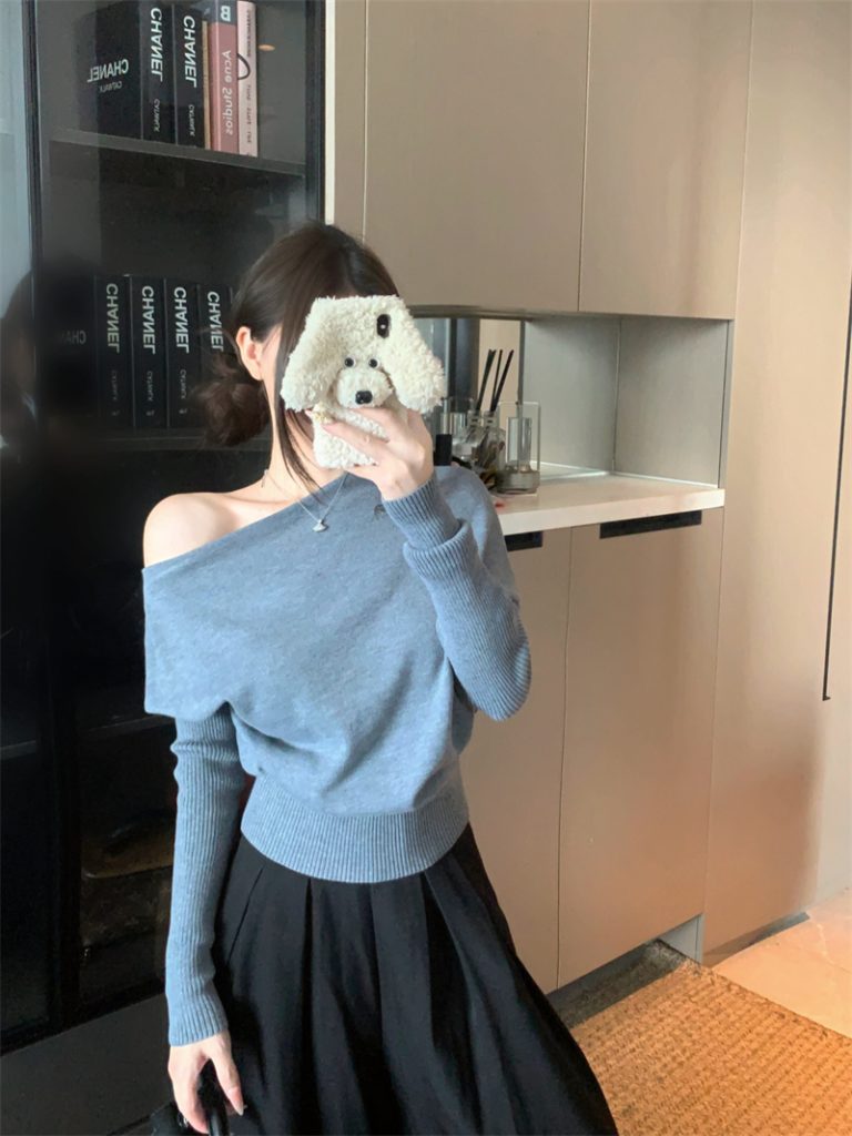 Off-Shoulder Long-Sleeve Knit Sweater for Women Early Autumn Korean Style Loose Top