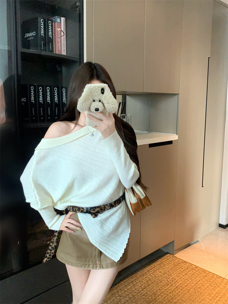 Elegant One-Shoulder Slimming Long-Sleeve Knit Sweater with Belt - Image 2