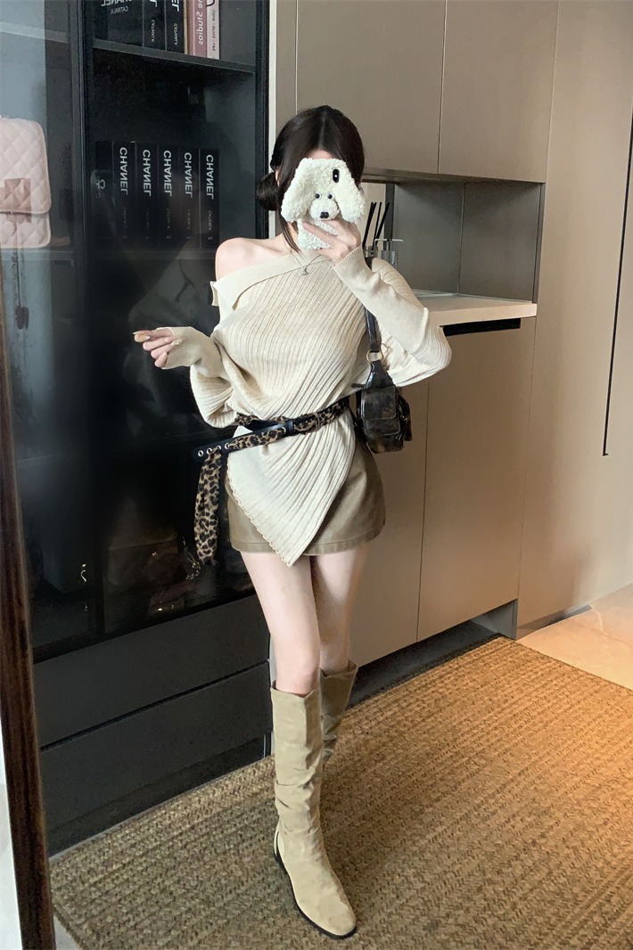 Elegant One-Shoulder Slimming Long-Sleeve Knit Sweater with Belt - Image 5